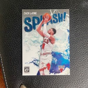 Zach Levine 2022 Donruss Optic Splash basketball card